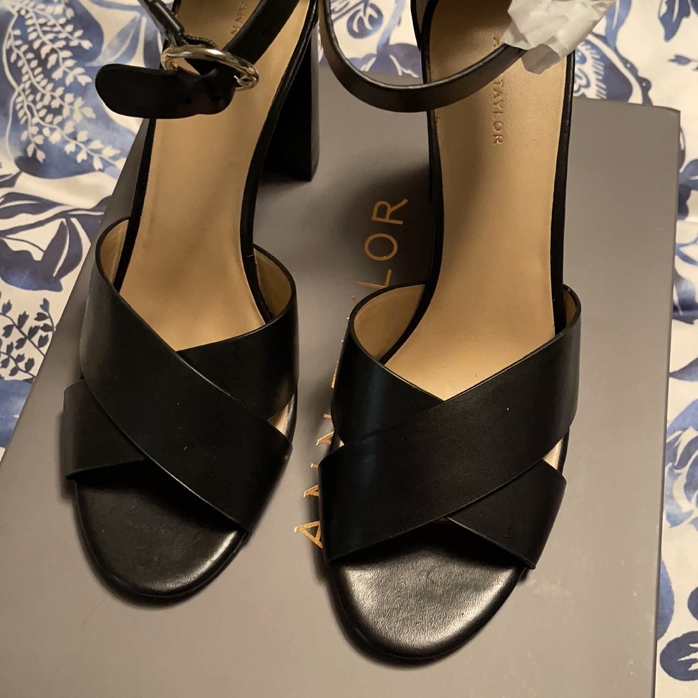 Ann Taylor Liya Leather Block Heel Sandals Shoes 458335 - Picture 4 of 11